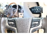 ステアリング廻りは運転中でも操作し易い様スイッチが多数装備されております！