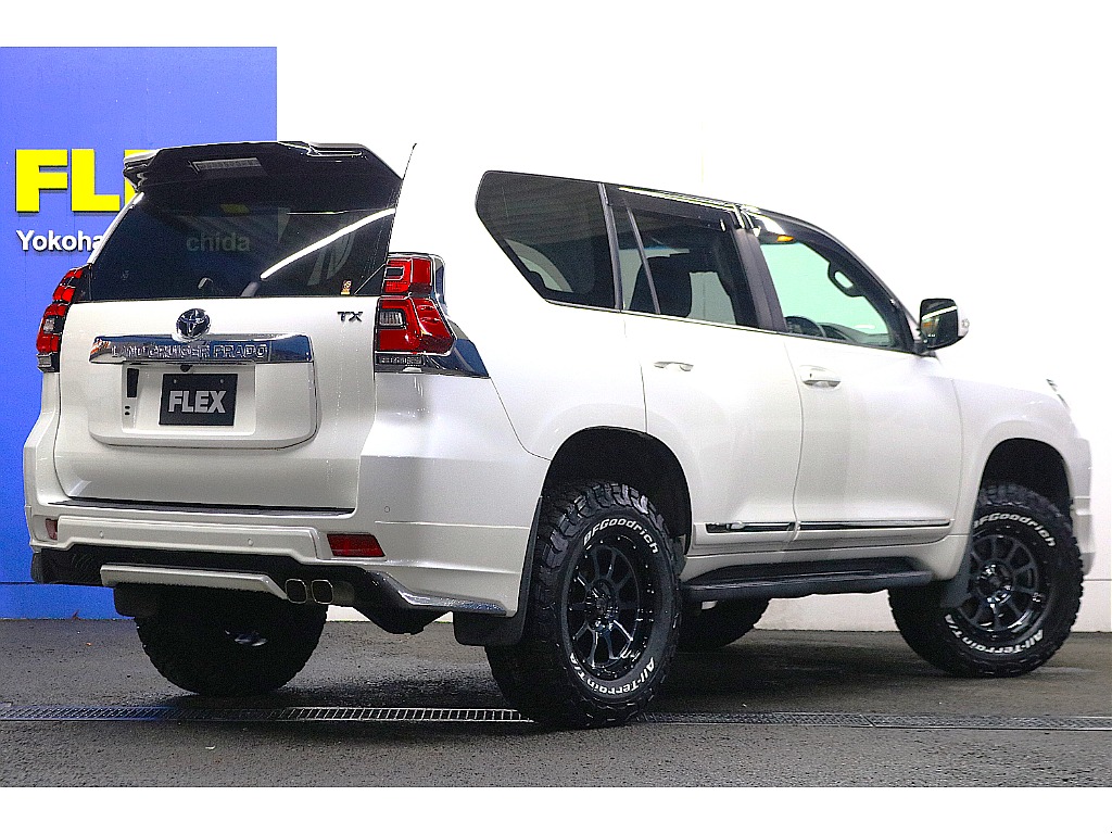 リアビュー！エアロ装着の為重厚感のある雰囲気になります！