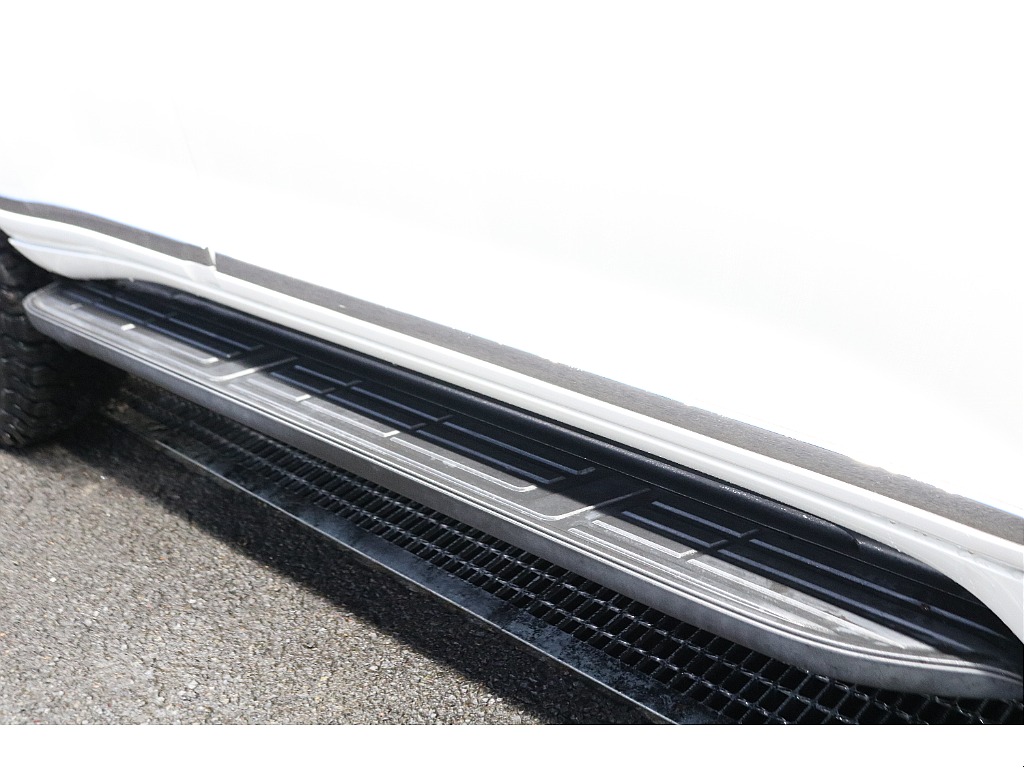 サイドステップ付き！ 小さいお子様の乗り降りも安心です♪