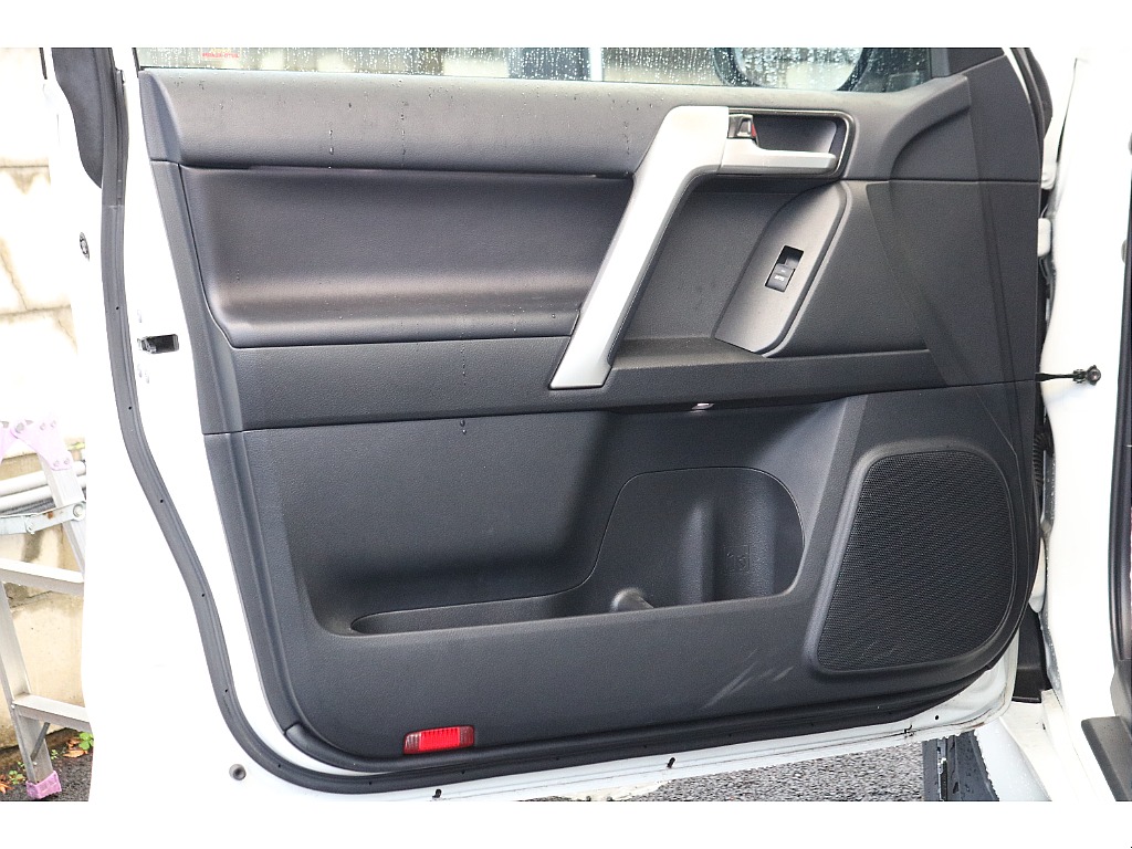 内張はご覧の通り、傷や汚れなど見受けられません！