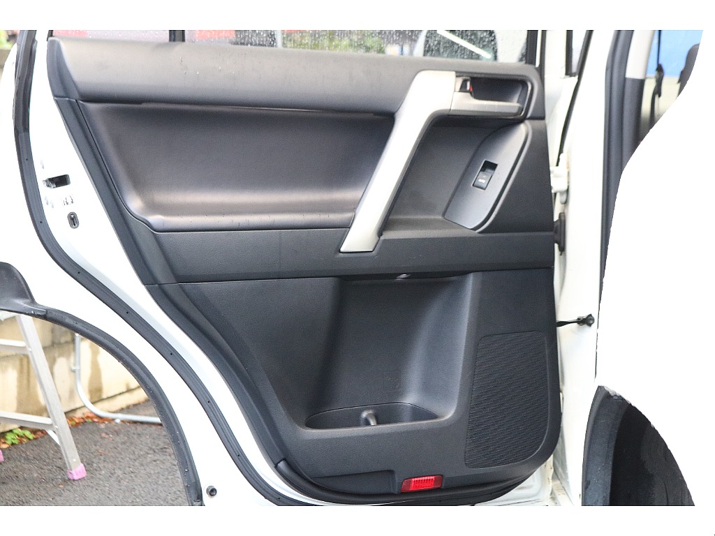 内張はご覧の通り、傷や汚れなど見受けられません！