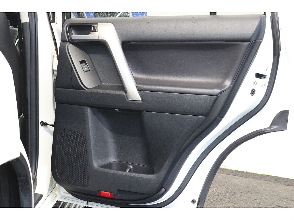 内張はご覧の通り、傷や汚れなど見受けられません！