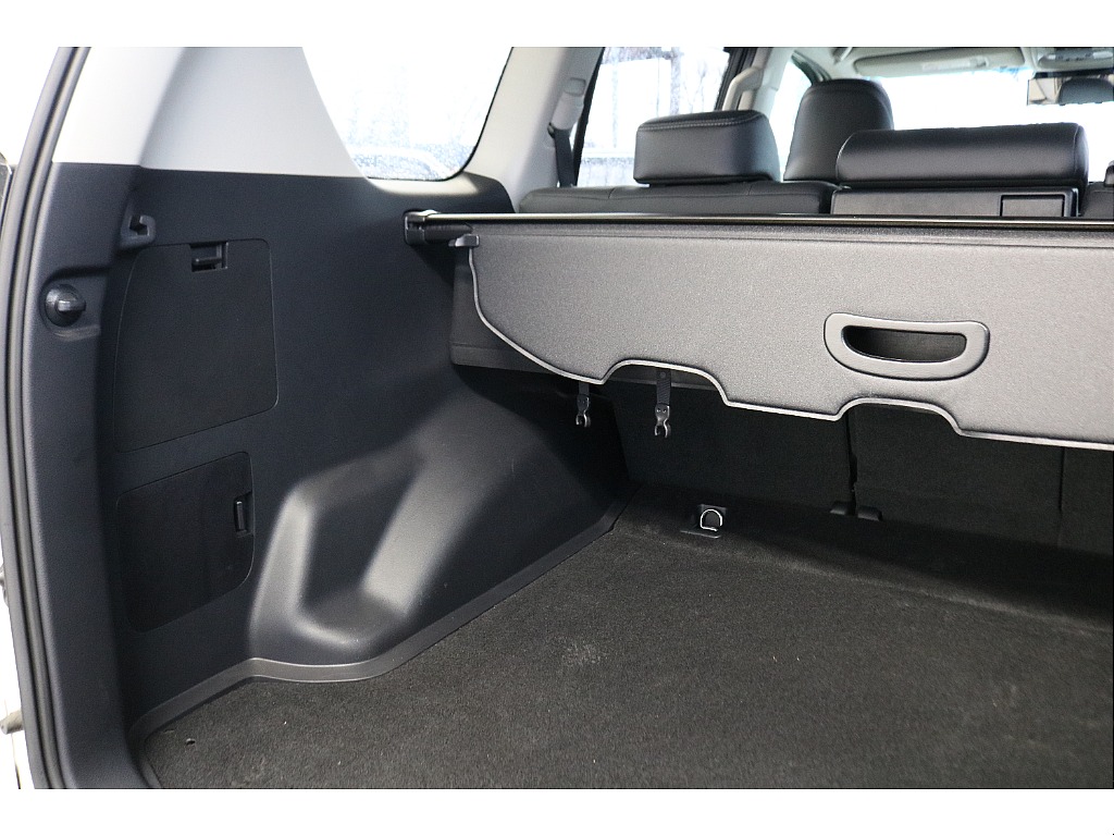 ラゲッジルームを見るに大切に扱われていたことが予想できます♪