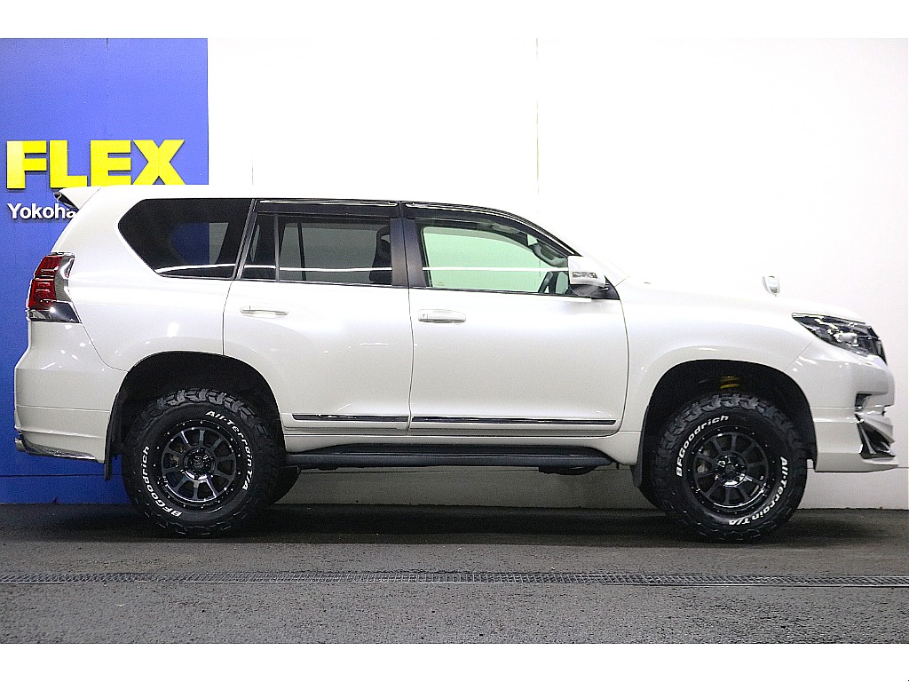 サイドステップ付きの為乗り降りも安心♪