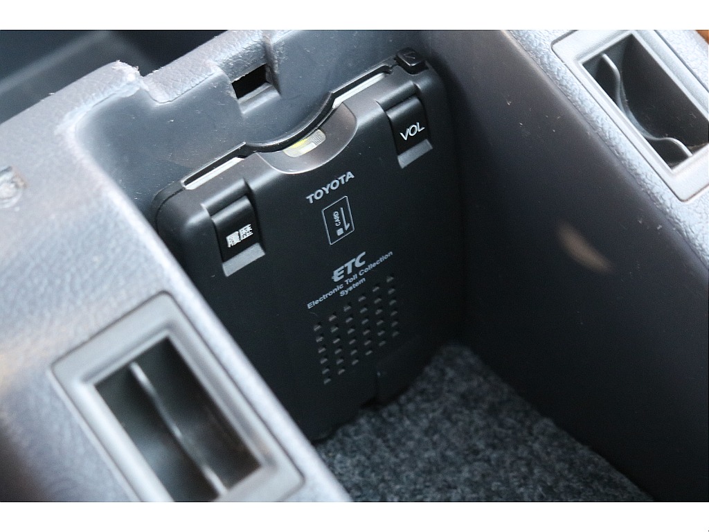 ETC車載器！高速道路料金所も止まることなくパスできます！