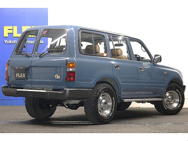 リアビュー！純正車高ながらこの迫力は圧巻です！