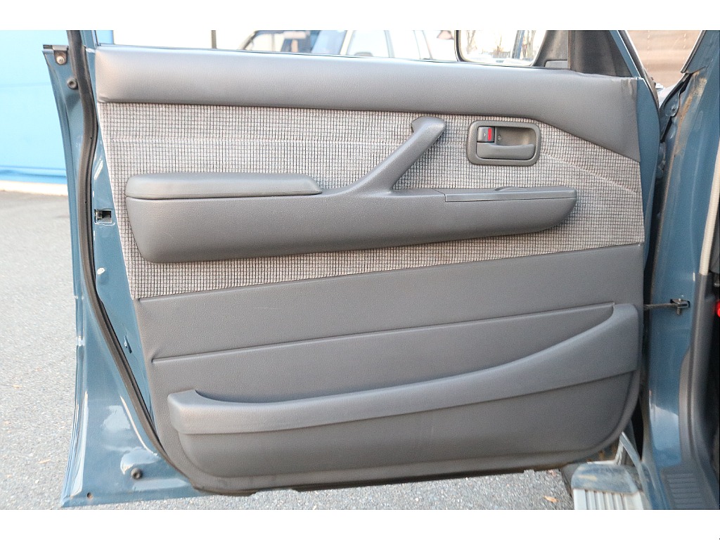 内張は綺麗な状態を維持しています！