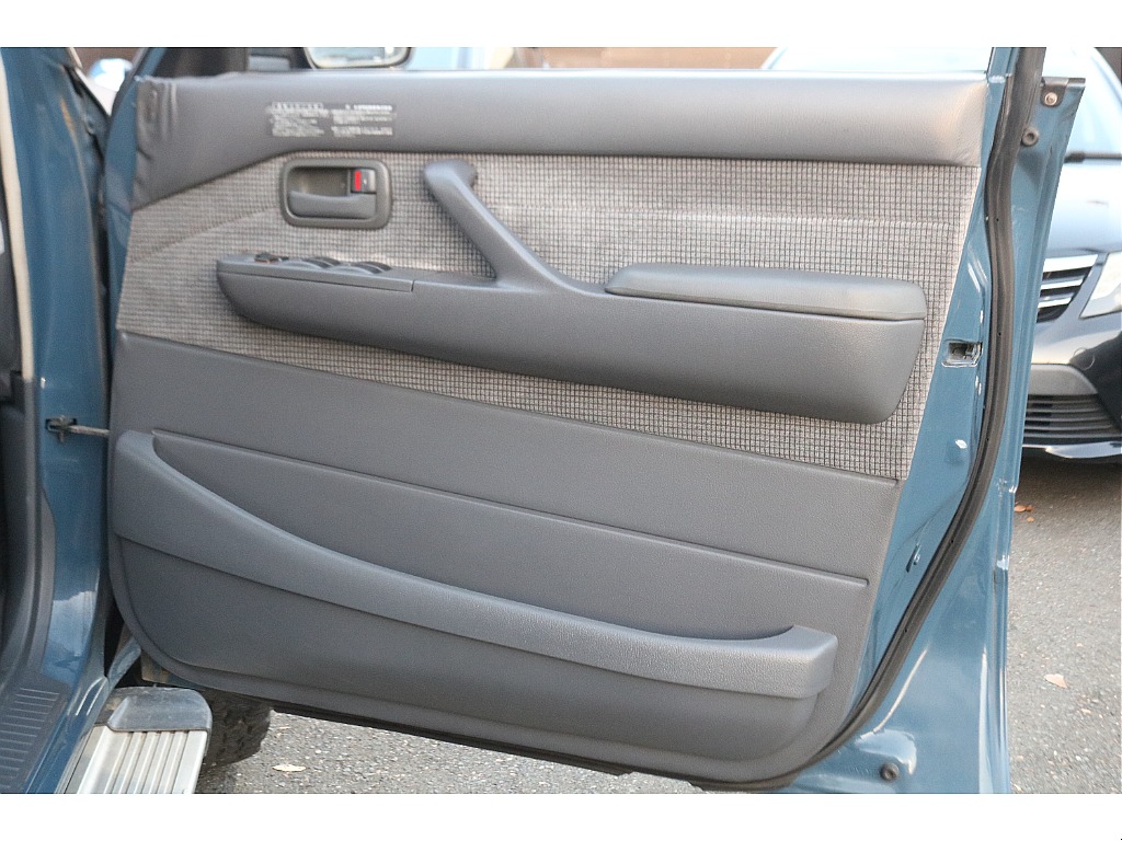 内張は綺麗な状態を維持しています！