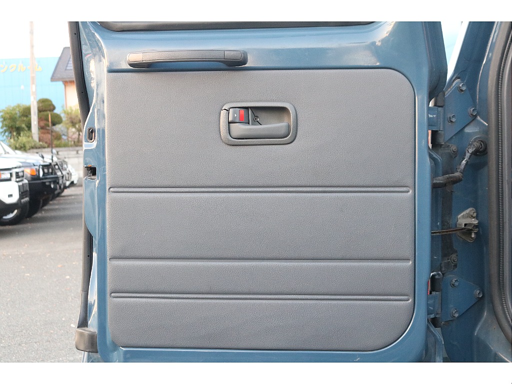 内張は綺麗な状態を維持しています！