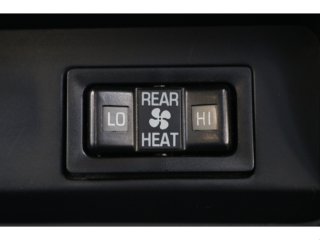 リアヒーターで冬場も快適♪