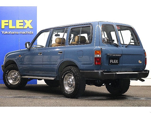 ブルーのボディに3色テールレンズが良く映えています！