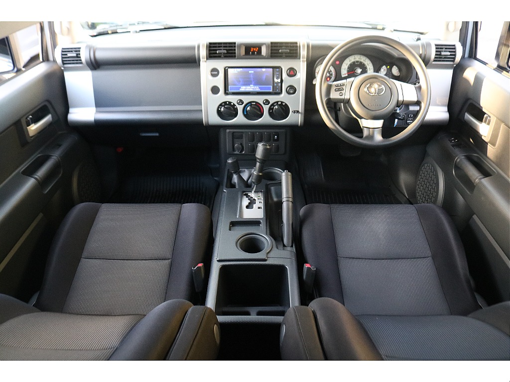 コックピットのような運転席周り！ ドキドキが止まりません♪