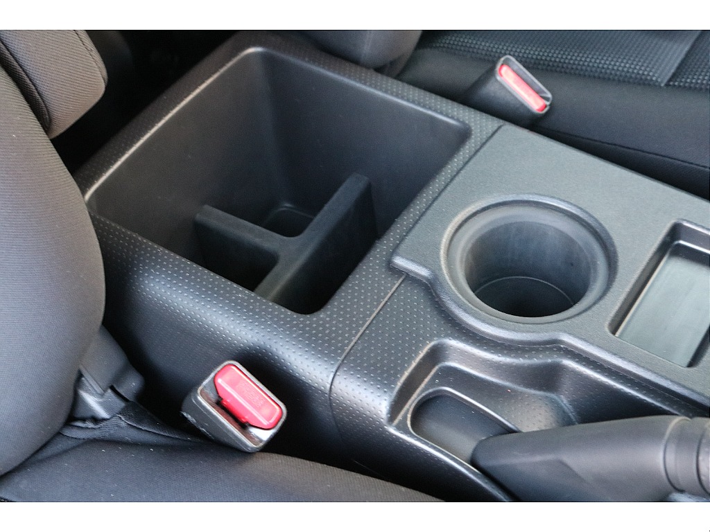 ドリンクホルダーはラバーが取り外し可能なのでお手入れもしやすいです！