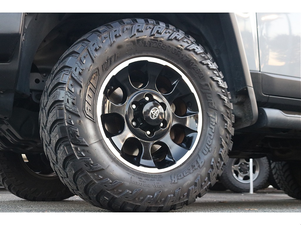 AMPタイヤ　MT285/70R17！