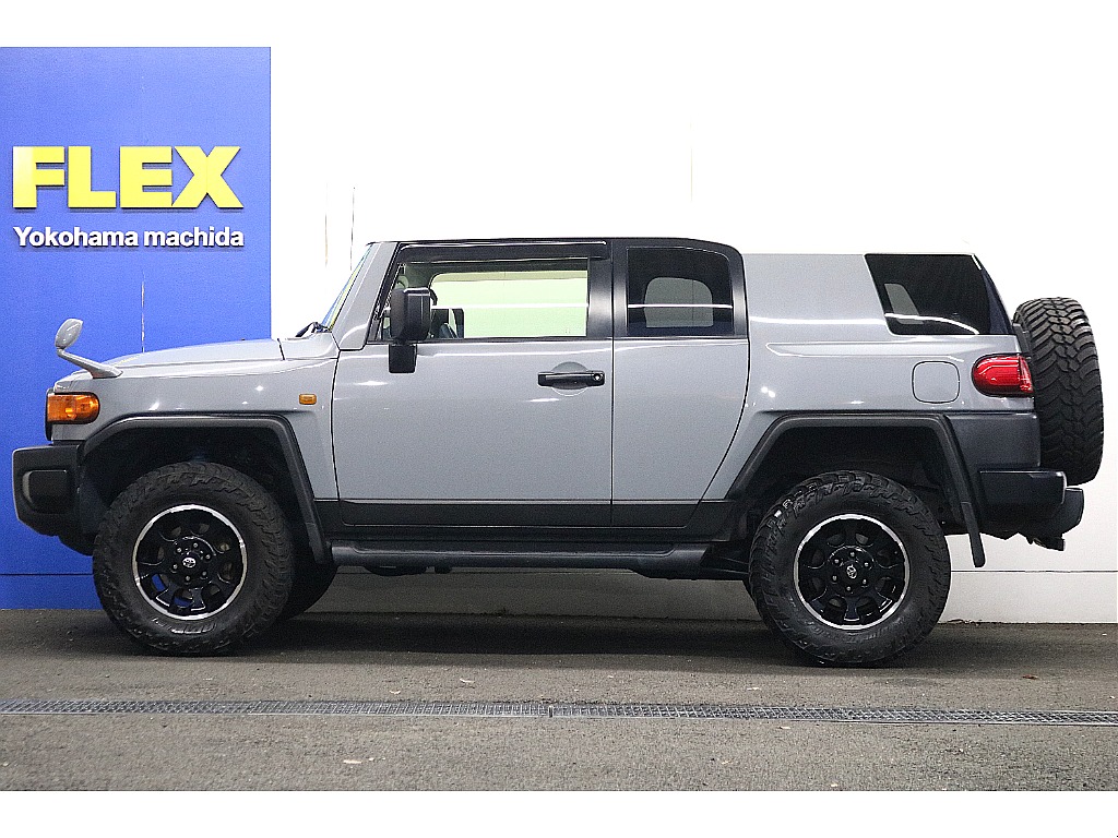 サイドステップ付きの為乗り降りも安心です♪