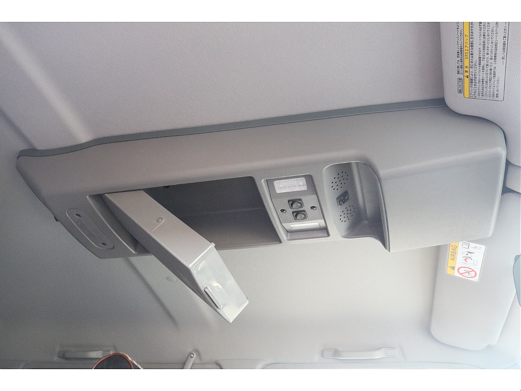 オーバーヘッドコンソール！小物収納や室内灯装備です！