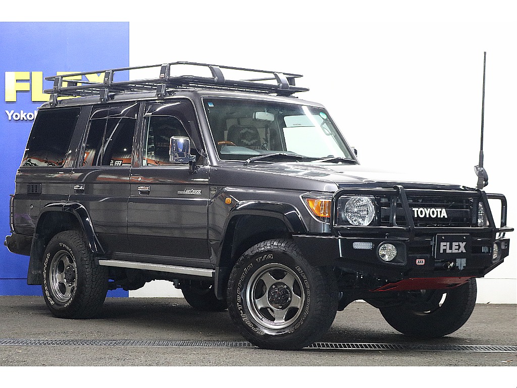 ARBバンパーがとてもカッコ良いですね！グリルやヘッドライトなど希少パーツカスタム済み！