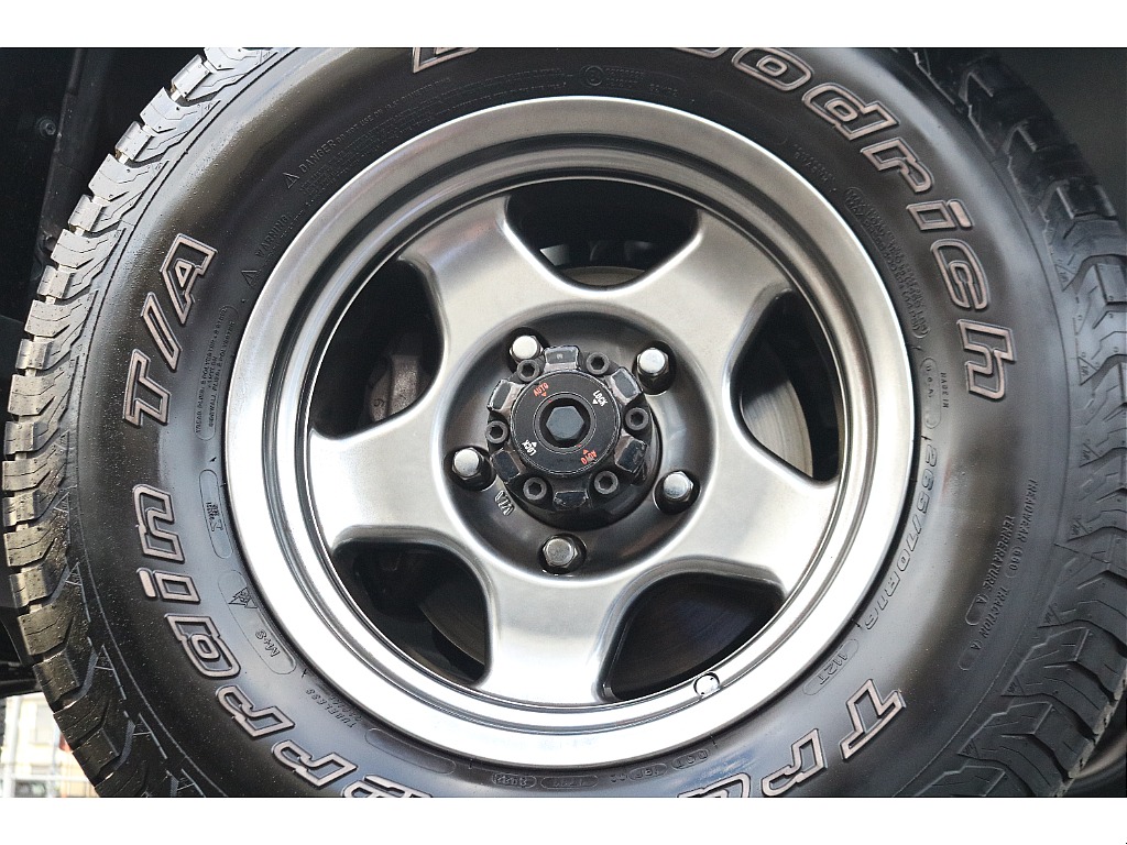 ブラッドレーV16インチ！