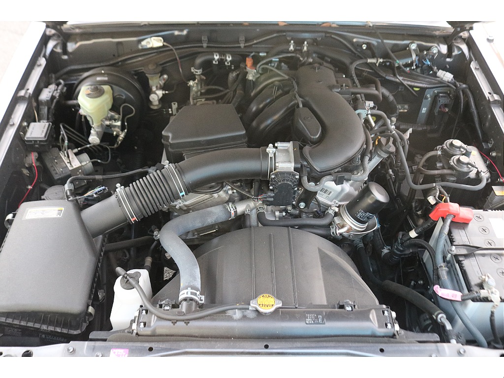 エンジンは４０００ｃｃガソリンエンジン！１５０プラドやＦＪにも搭載されている信頼性の高いエンジンです！