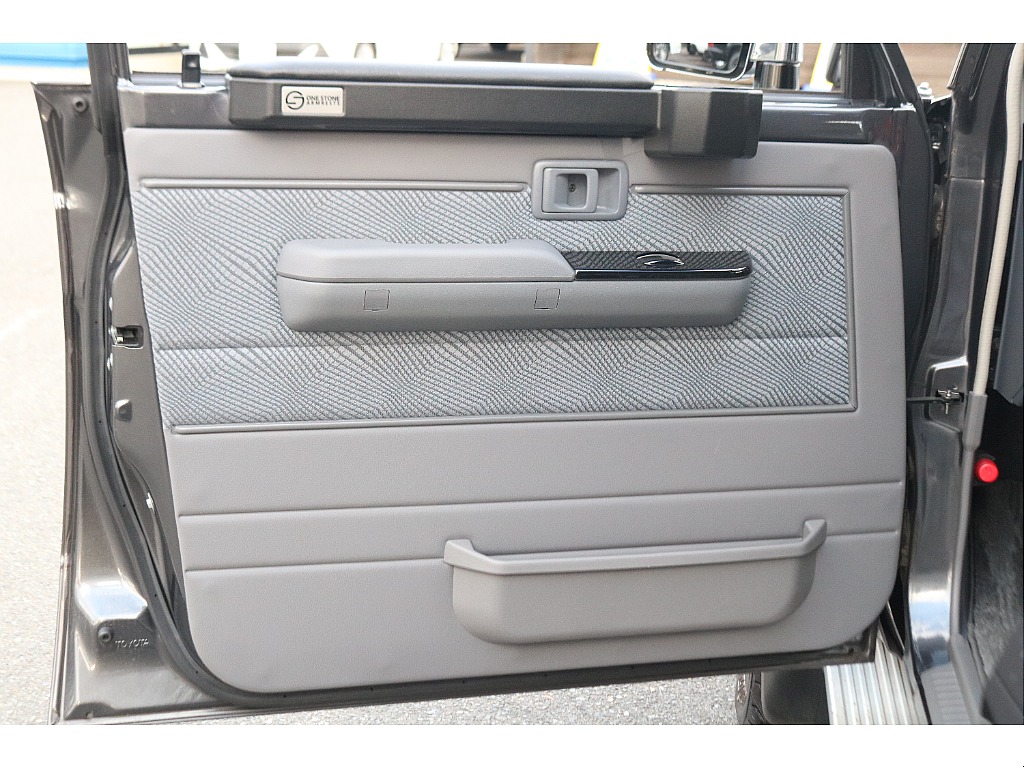 助手席ドア内張！