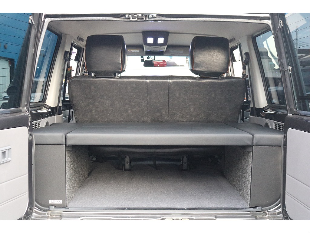 ベッドキットカスタム済みです♪厚みもしっかりとありとても安定感があります！