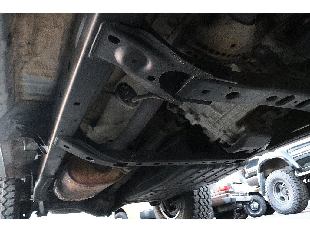 足回りは傷等なく綺麗な状態です！