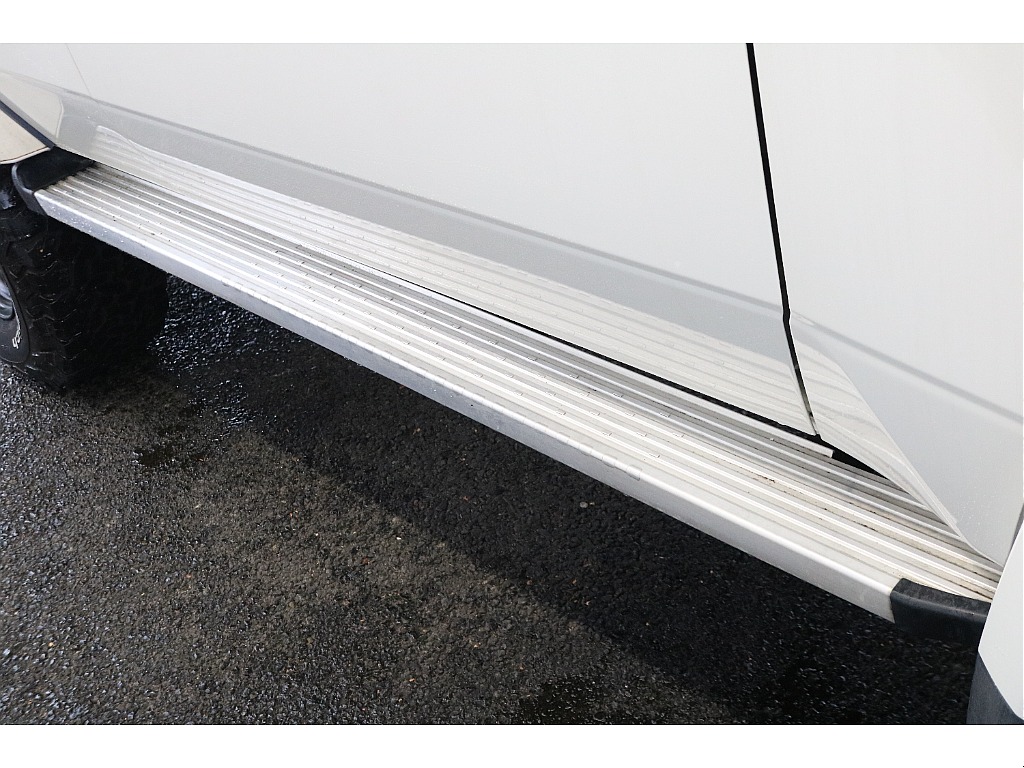 サイドステップ装備車両！