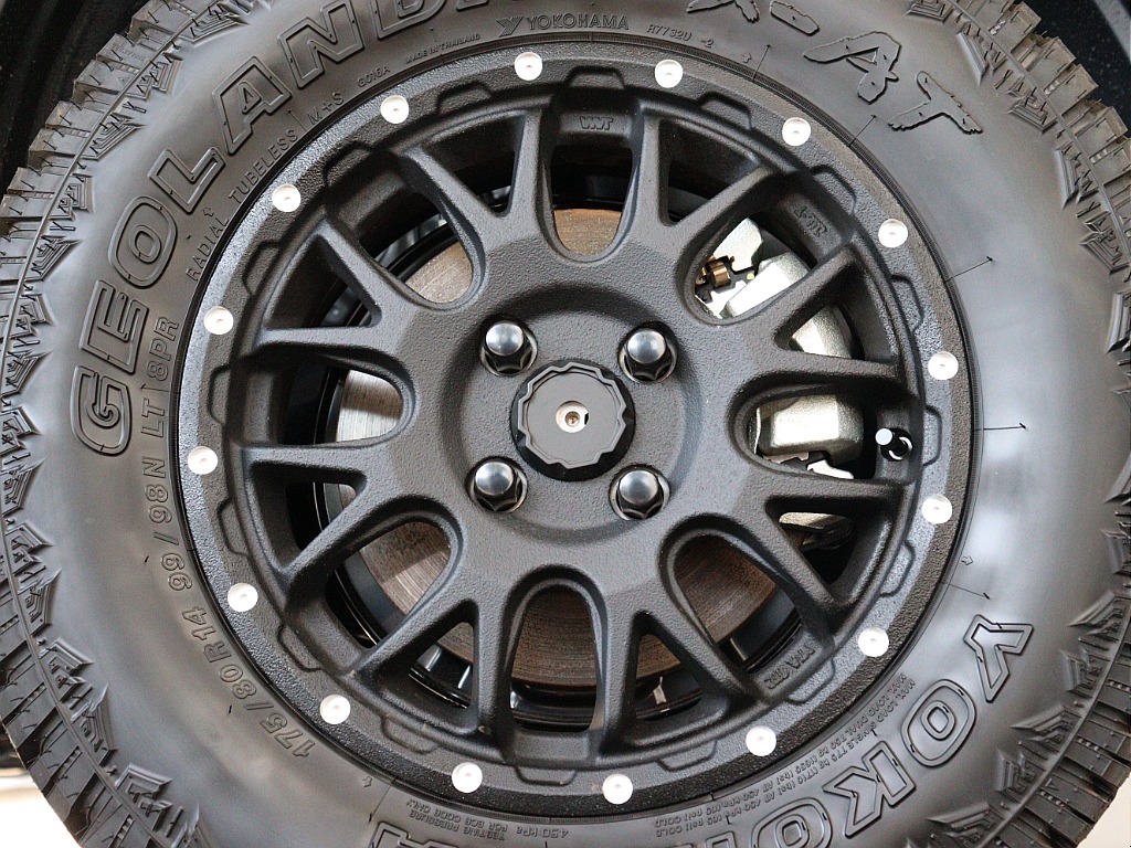 【新品】マッドバウンス14インチAW ＆【新品】YOKOHAMAジオランダーX-AT　175/80R14