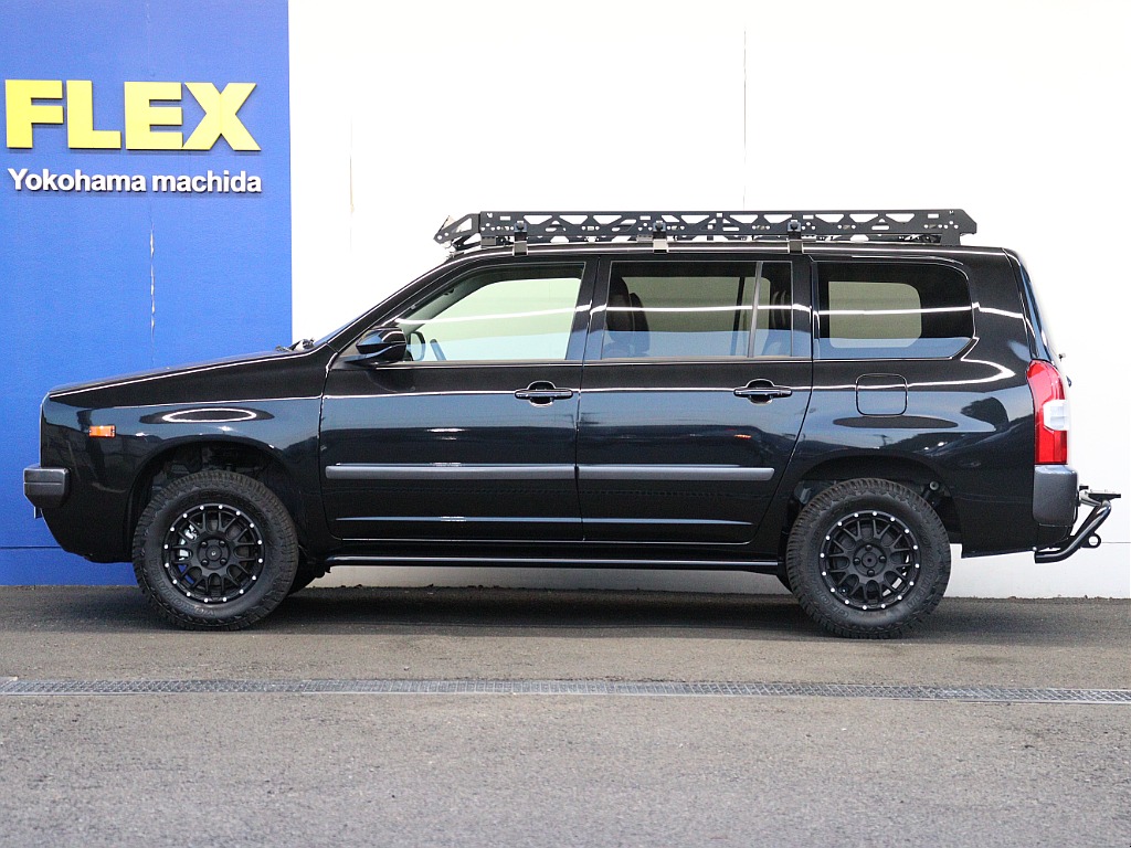 オフロードカスタムが、よりクラシックでタフな印象が引き立つ外装となっております♪