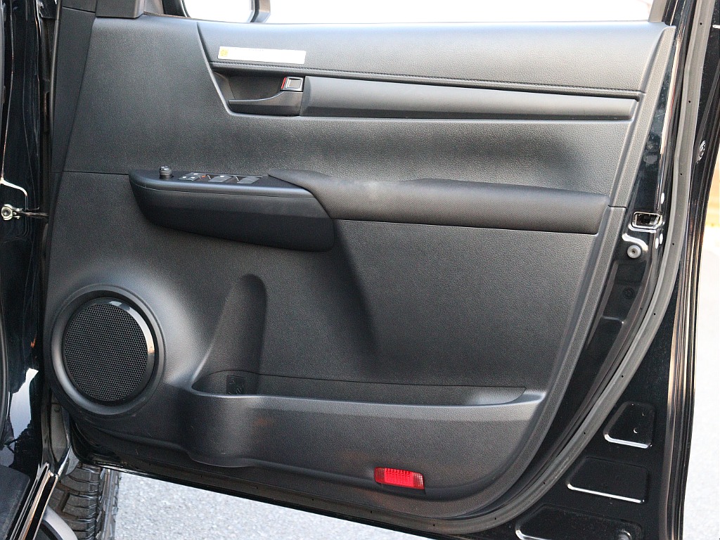 ドアトリムになります☆