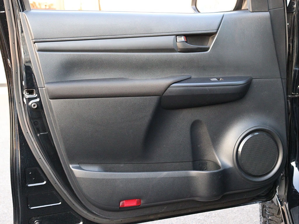 ドアトリムになります☆