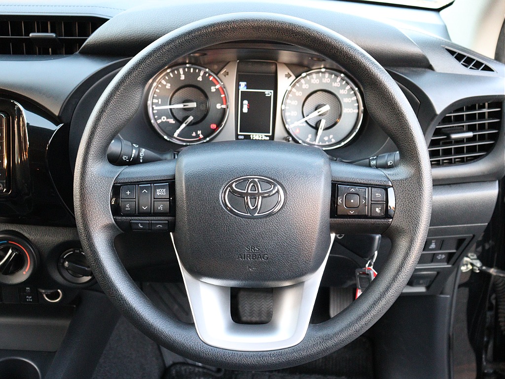 ステアリングホイール（シルバー加飾）！