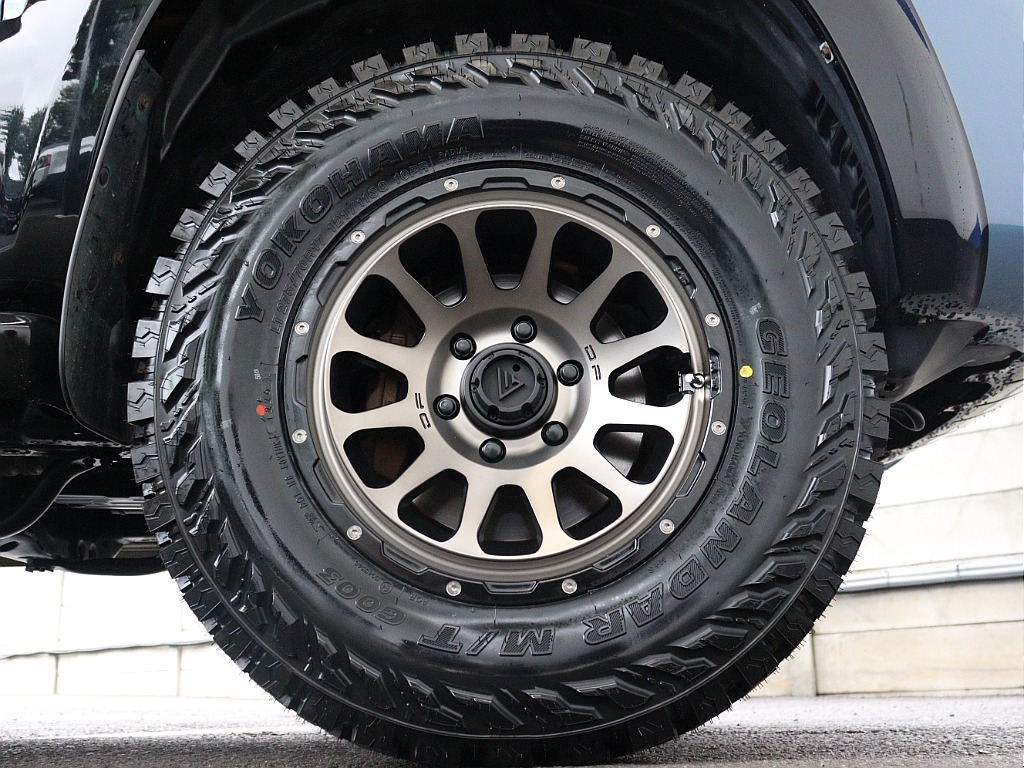 YOKOHAMAジオランダーMTタイヤ！ サイドウォールのごつごつとしたデザインがたまりません♪