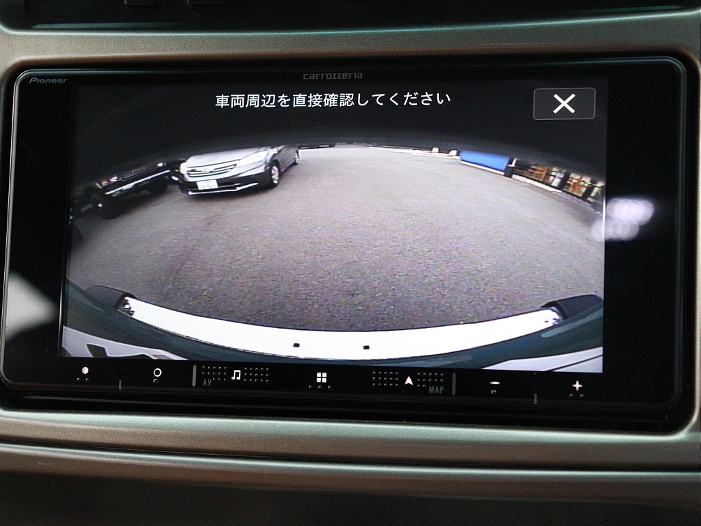 バックカメラももちろん装着！大きいサイズ感でも駐車は楽ちん♪