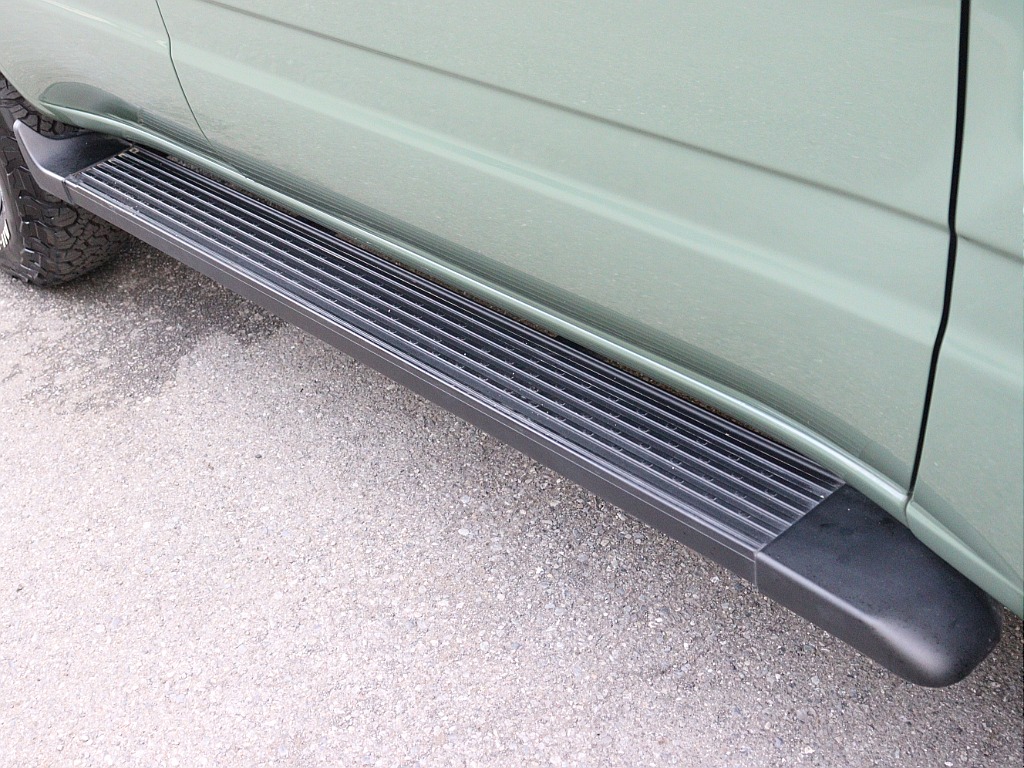 嬉しいサイドステップ付き！