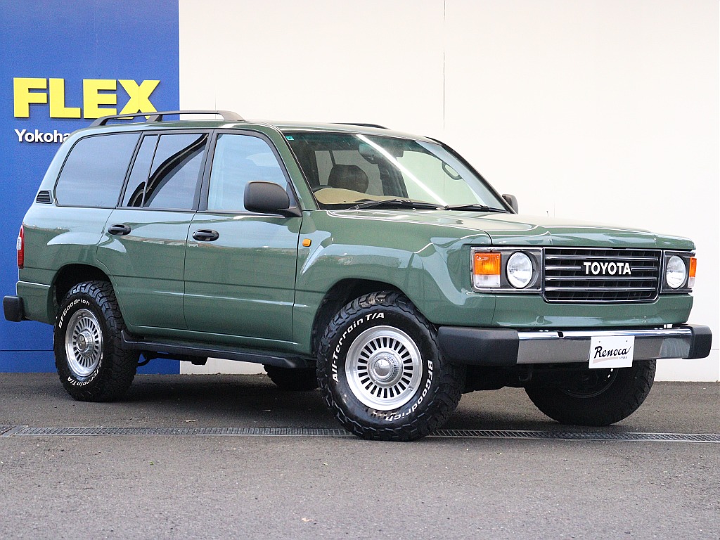 トヨタ ランドクルーザー100(4枚目)