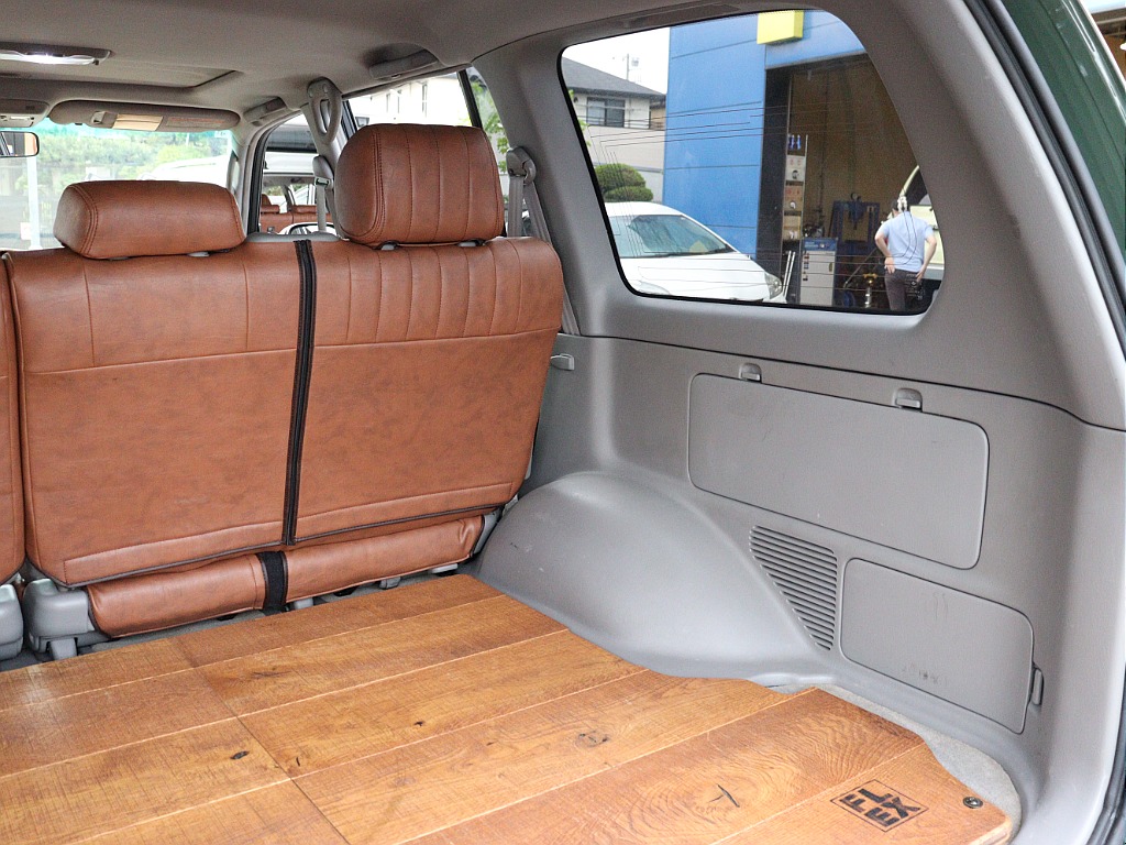 ラゲッジも傷などなく綺麗な状態になります！