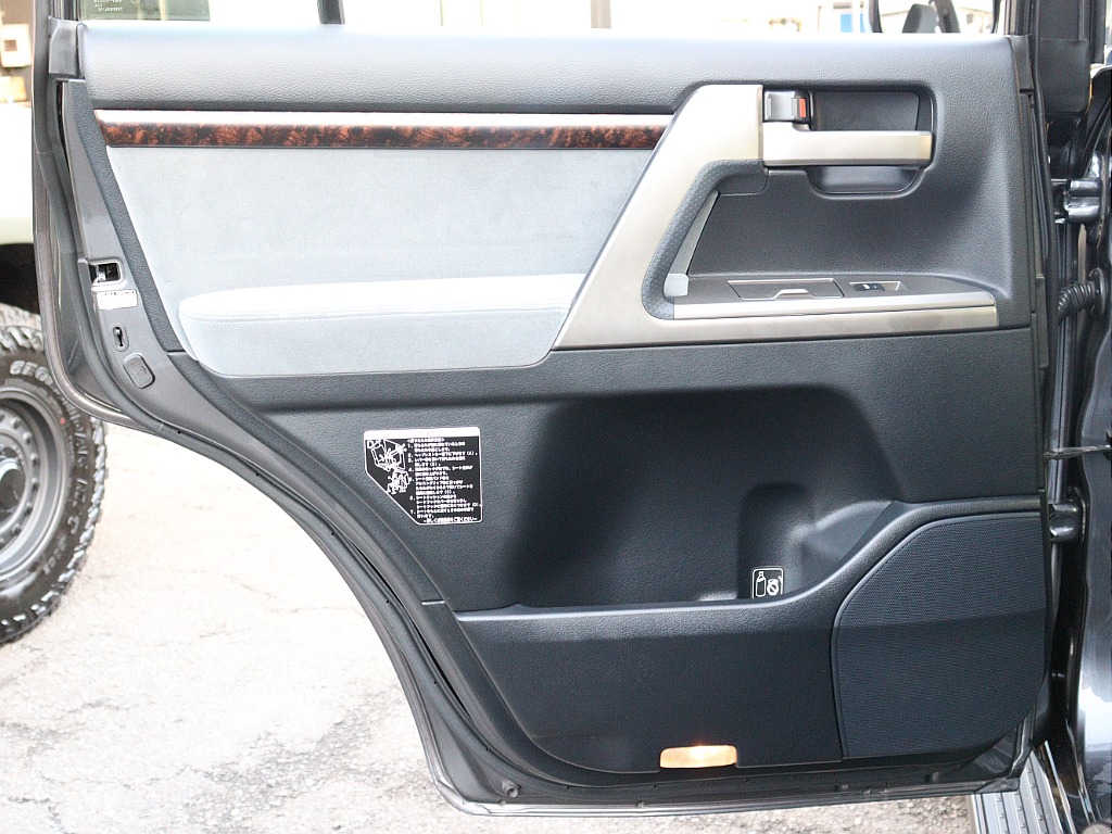 内張は綺麗な状態を維持しております！