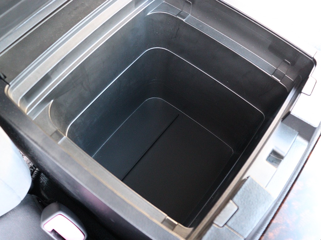 大容量のセンターコンソール！