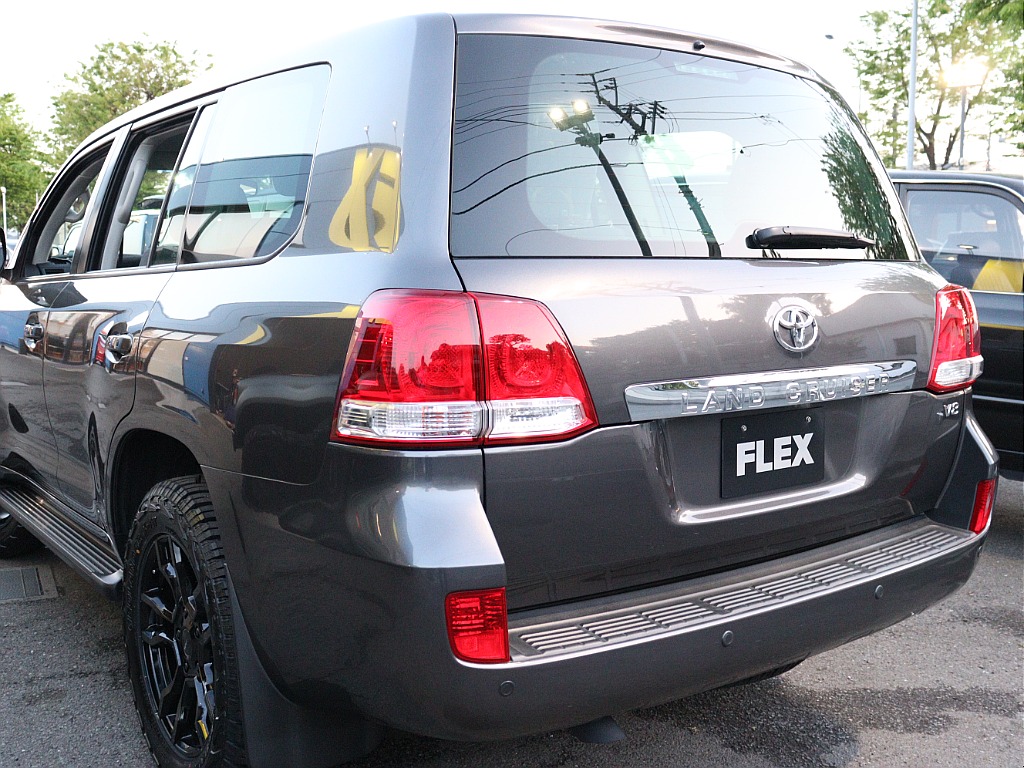 リアガーニッシュのLAND CRUISERの文字が最高にかっこいい！