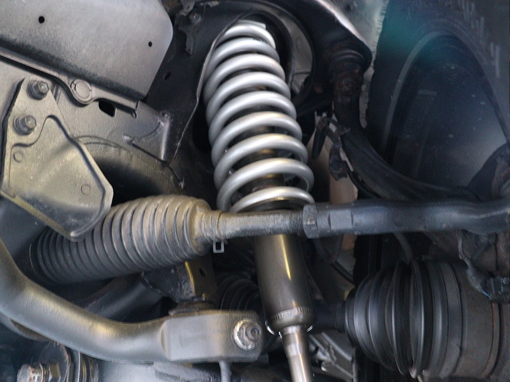 新品JAOS製リフトアップコイル＆ショックアブソーバー！