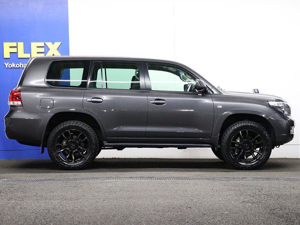 サイドステップ付きの為、小さなお子様でも乗り降りは安心です！