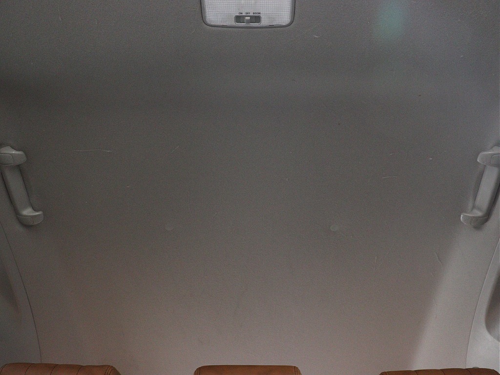 天張りは傷や汚れなど見受けられません！