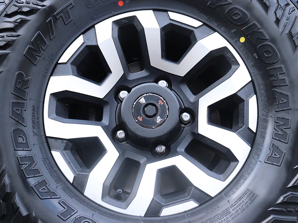 新品YOKOHAMAジオランダーMTタイヤ×純正アルミホイール