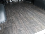 床張りフローリングフロア施工済み☆