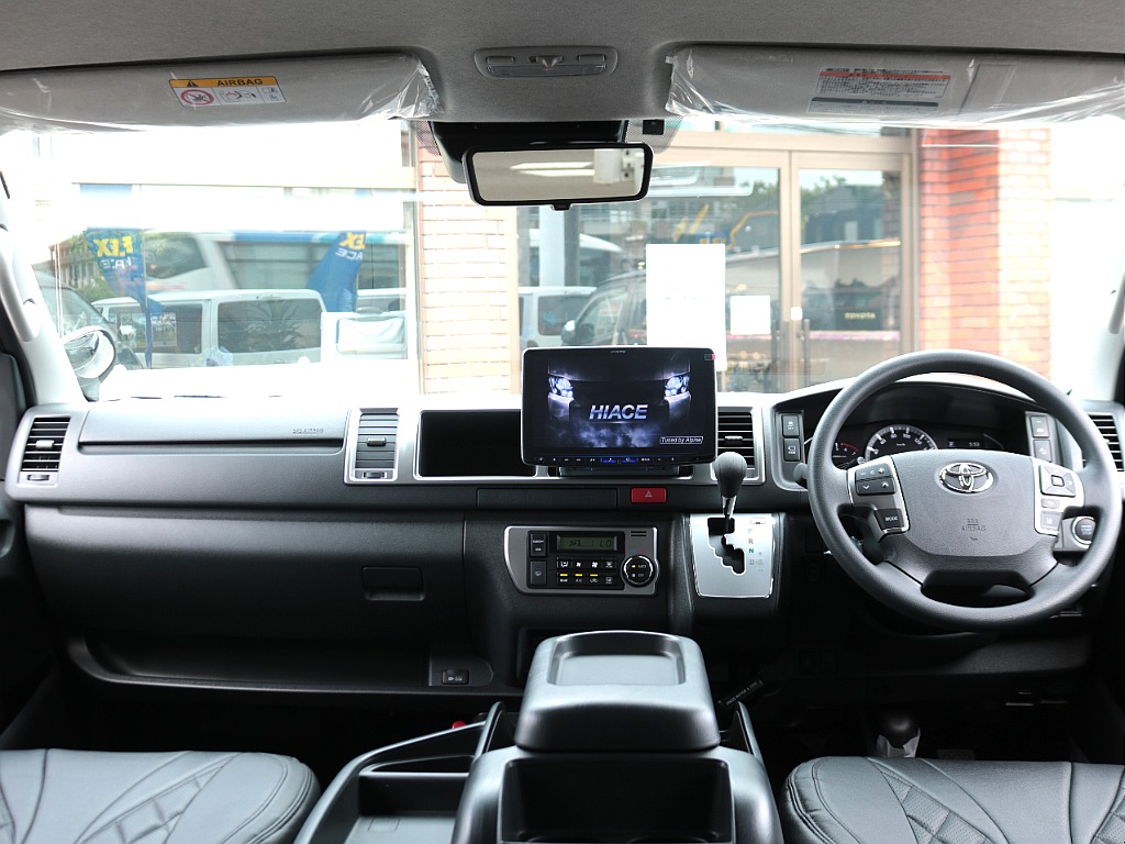 ついに新車ファインテックツアラーが展示在庫車両として入庫いたしました☆