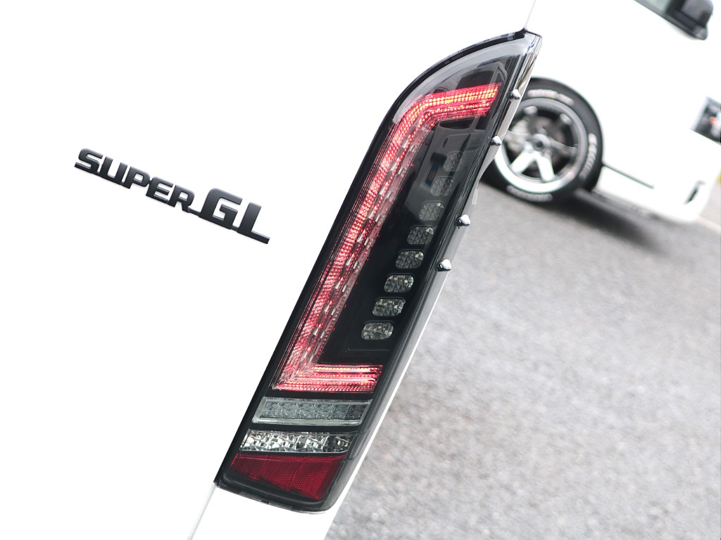 シーケンシャルモード搭載プレステージLEDテール☆