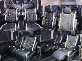 多彩なシートアレンジが可能なオットマン付きキャプテンシート4脚☆