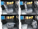 リクライニング機能もあり快適なセカンドシート☆