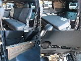 セカンドテーブルやルーフスピーカー増設など嬉しいカスタムも施工済み☆